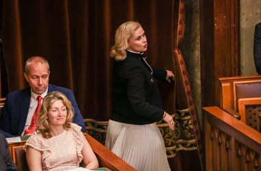Kimegyek a Parlamentből, ha Magyar Péter még egyszer így beszél – kiakadt a KDNP megsértett képviselőnője