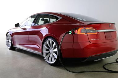 Elérte a hárommillió kilométert a legtöbbet futott Tesla – szinte csak a rekordoknak él a tulajdonosa