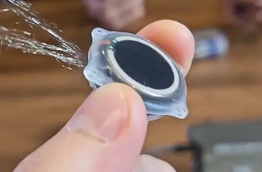 Ők is chipet akarnak ültetni az emberek agyába, komoly kihívót kaphat a Neuralink