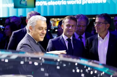 Váratlanul lemondott a Renault vezére
