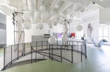 Galéria kiállítóhely nélkül, színház székek nélkül – bemutatjuk, miért baj, hogy a fővárosnak nincs kultúrpolitikája