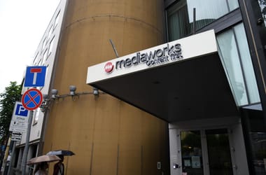 És akkor a Fidesz nem bízza a Tiszára a propaganda beszántását, megoldja saját maga
