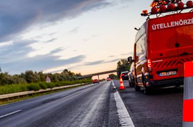„Mészáros Lőrincék máris jogászokkal fenyegetőznek” – a Facebookon szólt oda Magyar Péter