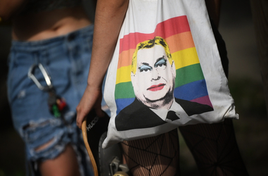 Ismét megtiltotta a rendőrség a Pride napjára szervezett szivárványos tüntetést