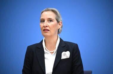Kiszivárgott e-mailek kérdőjelezik meg a német AfD vezetőjének korábbi állításait