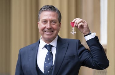 „Rendkívül sértő rasszista kifejezés” használata miatt kirúgták a BBC tévés szakácsát
