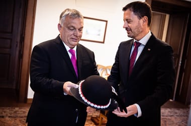 Még a választások előtt is csurrant-cseppent: fél milliárd forint közpénzt utaltak a felvidéki Fidesz-barát híroldalnak