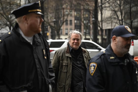Hiába fellebbezett, Steve Bannon hamarosan börtönbe kerülhet
