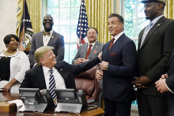 Sylvester Stallone második George Washingtonként ünnepelte Trumpot