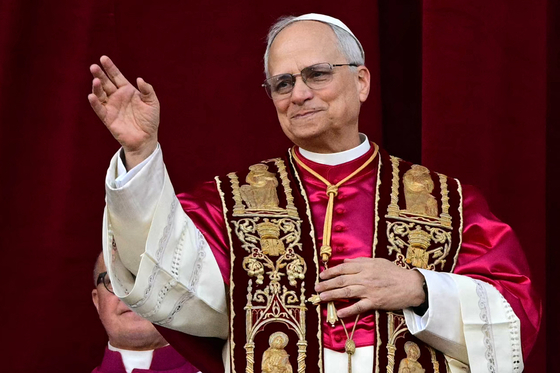 „VilágĂtĂłtorony a sötĂ©t Ă©jszakákban” – mondta az egyházrĂłl XIV. LeĂł pápa elsĹ‘ misĂ©jĂ©n