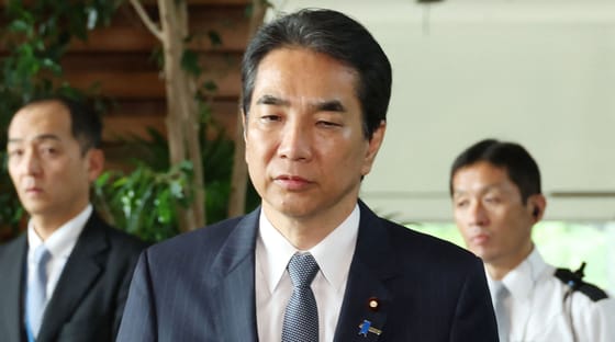 Lemondott a japán mezőgazdasági miniszter, miután azzal dicsekedett, hogy ő ingyen kapja a rizst
