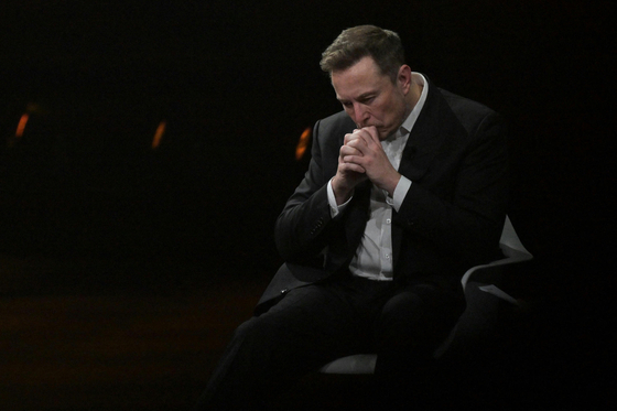 Elon Musk kirúgta a Tesla teljes marketingcsapatát, mert „túl általános” reklámokat csináltak