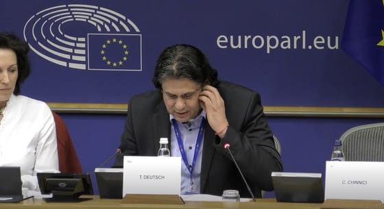 Deutsch Tamás angolja 15 év Brüsszel után is szinte felhorzsolja az ember fülét