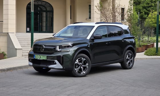 Az olcsó Daciáknak és Suzukiknak tesz keresztbe a Magyarországra érkezett új Citroën – kipróbáltuk