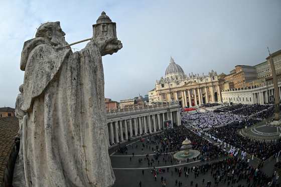 A Vatikán nyilatkozatban ítélte el a nemváltoztatást, a béranyaságot, az abortuszt és az eutanáziát