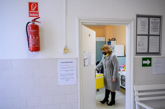 A BM szerint orvosi kapacitásprobléma miatt szünetel a szülészeti fekvőbeteg-ellátás Keszthelyen