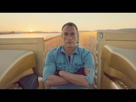 Jean-Claude Van Damme kizsákmányolt román nőket kaphatott „ajándékba” emberkereskedőktől, a sztár mindent tagad