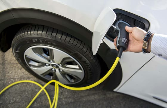 400 kilométeres villanyhatótávú plug-in hibridek jönnek