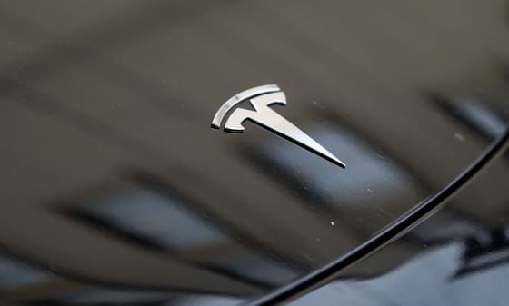 Álcázás nélkül bukkant fel a Tesla legfontosabb újdonsága, a frissített Model Y – képek