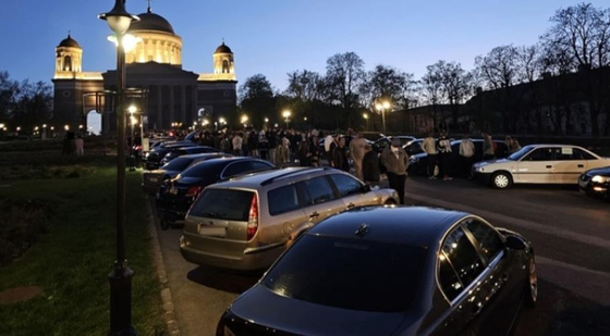 A rendőrök is benéztek egy szombat esti tuningtalálkozóra, nyolc forgalmi bánta