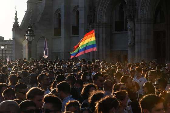 Moszkvából Budapestre menekült öt éve egy leszbikus pár, de itt is fogy körülöttük a levegő