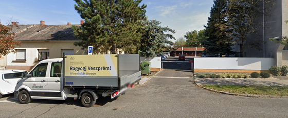 A veszprĂ©mi civileknek idĹ‘ben szĂłltak, hogy menniĂĽk kell – állĂtja az ifjĂşsági házat eladĂł városi cĂ©g