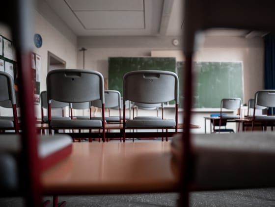 Hónapokon át bántalmaztak egy kislányt egy szombathelyi iskolában, az intézmény nem tudott megnyugtató választ adni