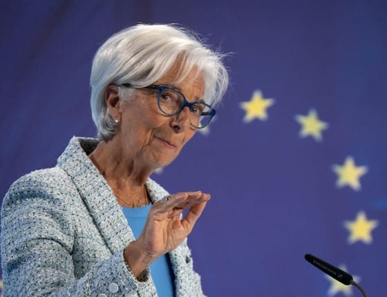 Hirtelen távozott a Világgazdasági Fórum vezetője, Christine Lagarde-ot akarják a helyére