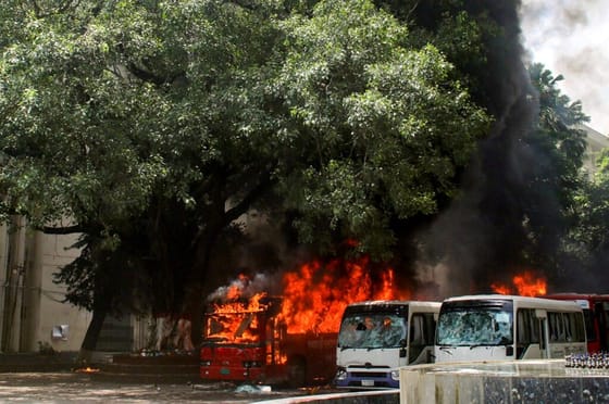 23 tüntetőt öltek meg vasárnap a bangladesi rendőrök