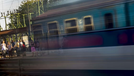 Vonaton utazó nő előtt kezdett maszturbálni egy férfi Borsodban