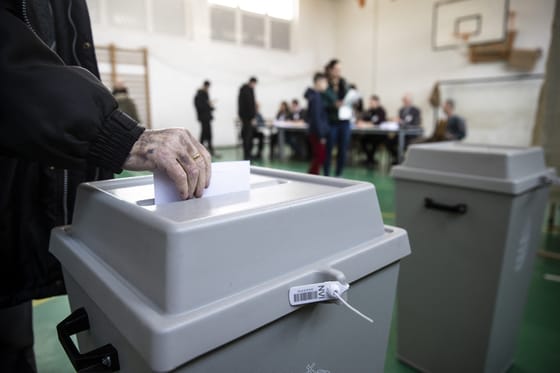 "A szavazófülkékbe zseblámpák kerültek elhelyezésre"