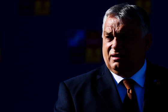 Politico: A brüsszeli rendőrség közbelépett és leállította Orbán és Farage "dzsemboriját"