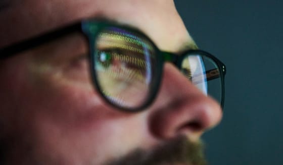 Idegesítette, hogy 0,3 helyett 0,8 másodperc alatt töltött be a program – és ezzel milliók számítógépét mentette meg egy globális támadástól