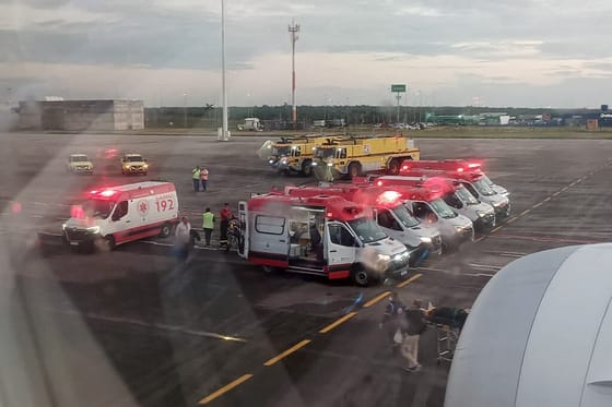 „Azt hittük, meg fogunk halni” – újabb repülőgép került erős turbulenciába, harmincan megsérültek