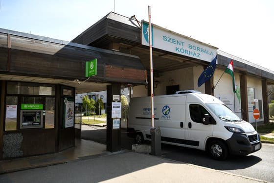Vízforralóban melegített víz és lavór: így fürdették a betegeket a tatabányai kórházban