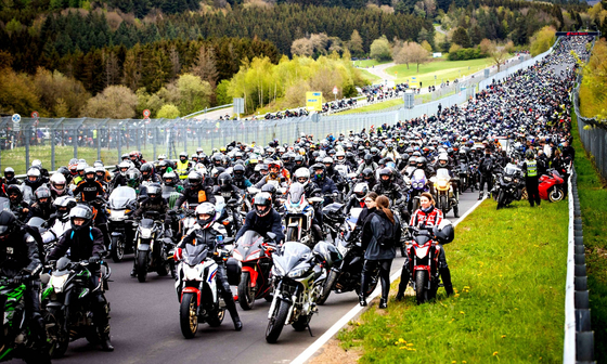 Kitiltották a motorosokat a Nordschleiféről