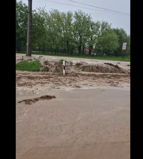 Villámárvizet okozott a Balatonnál egy szupercella – videó