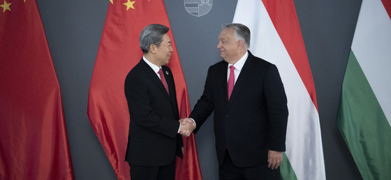 Orbán a KĂnai Kommunista Párt titkárával tárgyalt