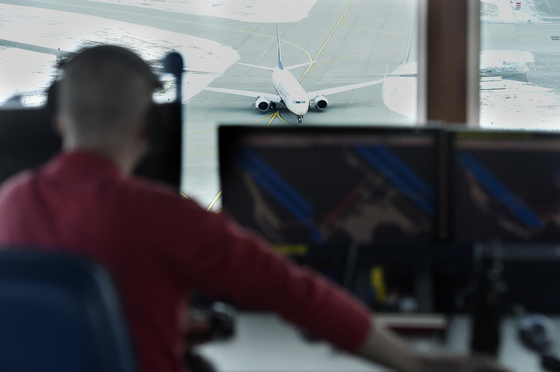 Annyira kevĂ©s már a lĂ©giirányĂtĂł, hogy napi több tucat járatot törölnek a Newark reptĂ©ren