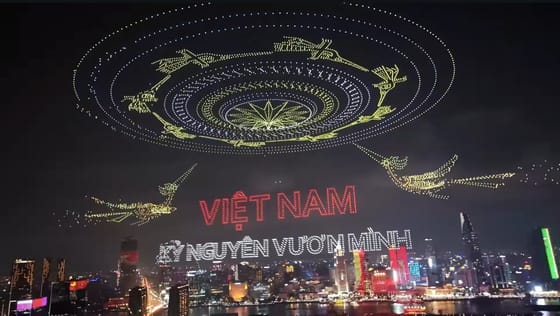 Videón a Guinness-rekord: 10 518 drón repült egyszerre Vietnám felett
