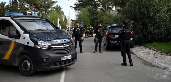 18 év börtönt kapott az a spanyol férfi, aki levélbombát küldött az ukrán követségnek és Pedro Sanchez kormányfőnek