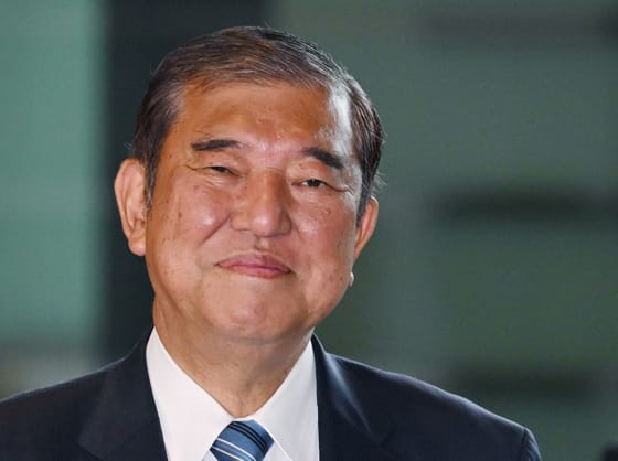 Újraválasztása közben elbóbiskolt a japán miniszterelnök a parlamentben