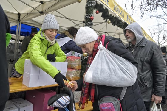 Hatalmas tömeg gyűlt össze a népligeti krisnás ételosztásra – fotók