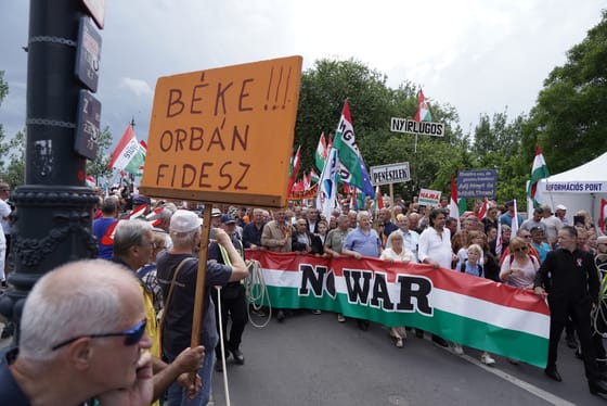 Háború, Soros, Brüsszel: kampánybeszédet tartott a Békemeneten Orbán Viktor