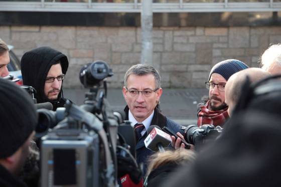 A Tisza a BKV teljes vezetőségének leváltását kéri, Hadházy megmutatta, milyen extrém túlárazott szerződéseket kötött a cég