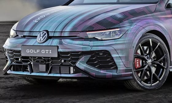 A VW tovább feszíti a húrt, íme a rekord erős legújabb Golf GTI