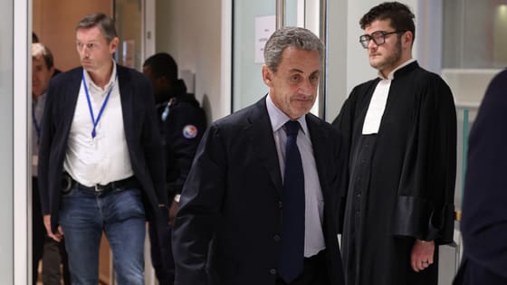 Hét év börtönt kér az ügyészség a volt francia elnökre