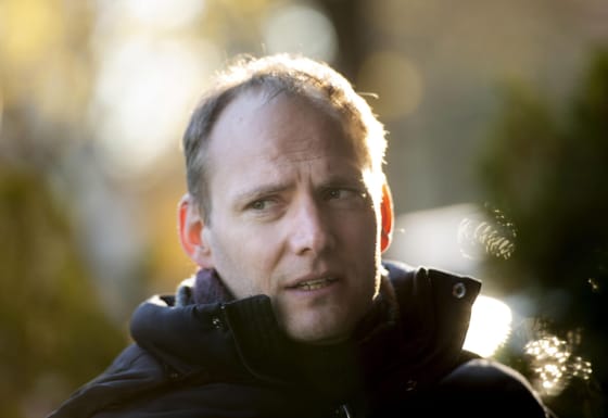 Bödőcs Tibor állítja: Kafka leveleit olvassa inuitul és az MCC színvonalas kiadványát (nem inuitul)