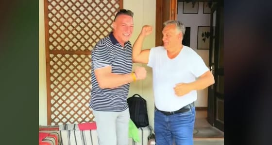 Ezt nem láttuk jönni: Orbán megmutatta a bicepszét Németh Kristóf kedvéért