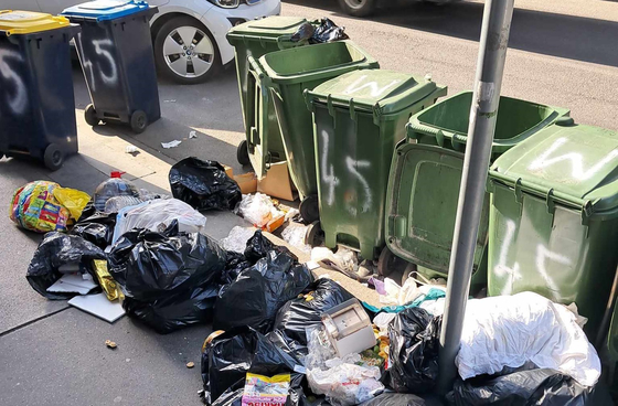 TerĂ©zváros szigorĂtott a kukák kihelyezĂ©sĂ©nek szabályain a „palackvadászat” miatt